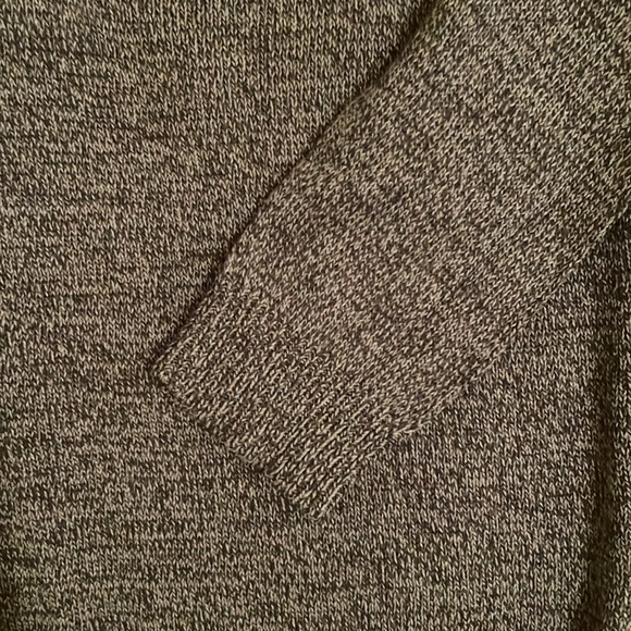Gray knit dress
Knee Length
Long sleeve - Picture 3 of 3